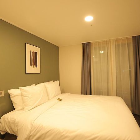 The Hotel Young Inn Seoul Exteriör bild